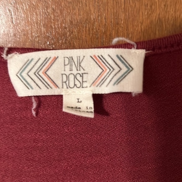 Pink Rose Maroon tee shirt with double line design on neckline Size Large‎ - Picture 3 of 3